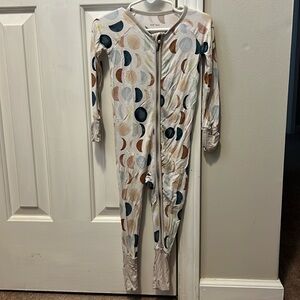 Little sleepies Luna zippy. Size 12-18 months.